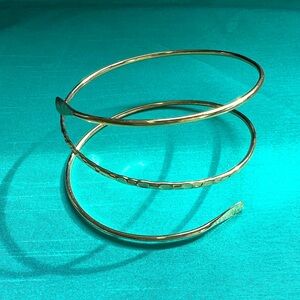 Goldtone bracelet